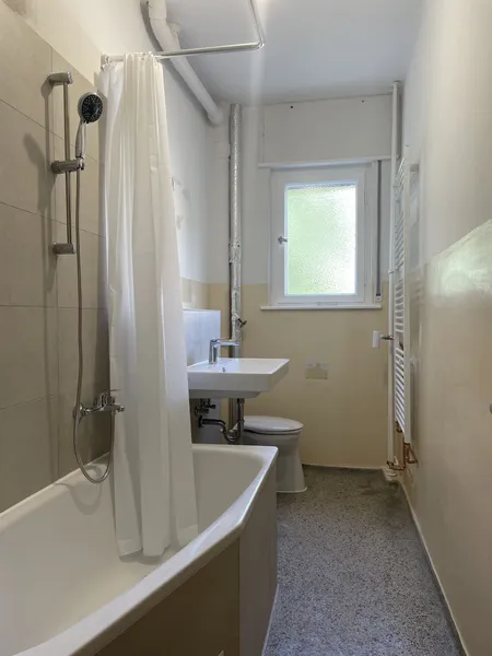 unsanierte 3 Zimmerwohnung Hochpaterre — photo 1